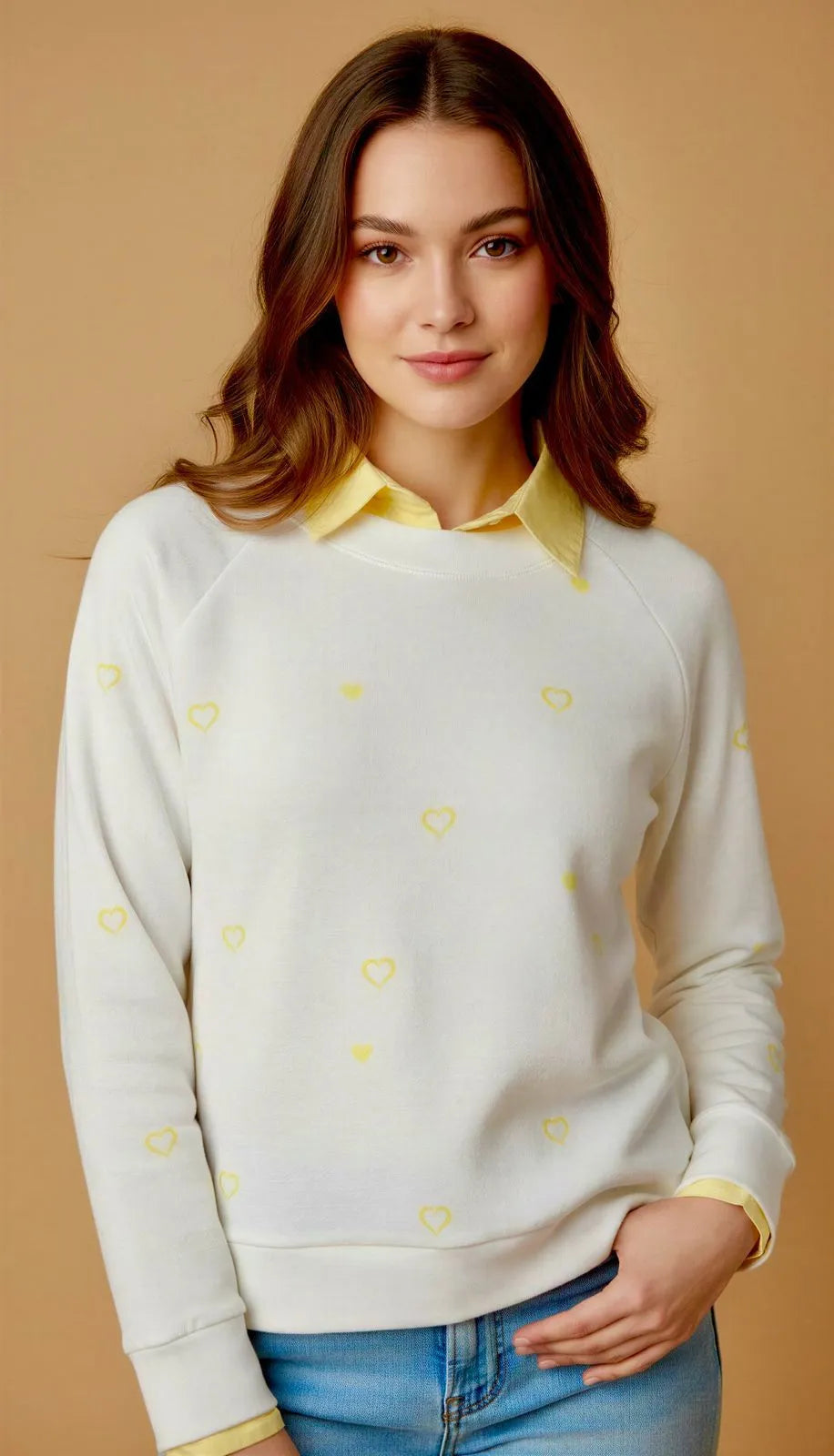 Camibuso Blanco para Mujer con Cuello Abierto y Apliques