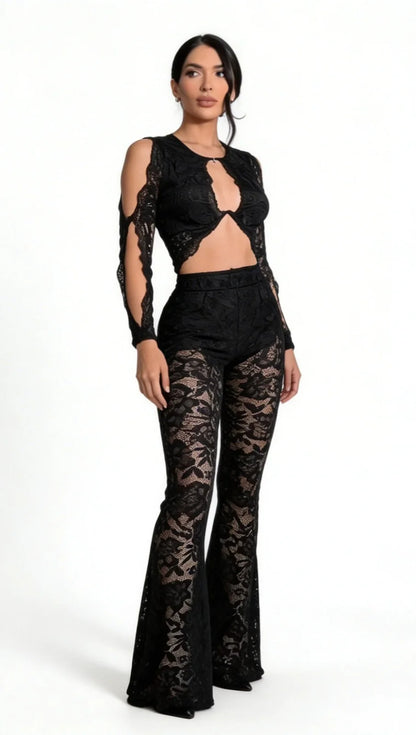 Enterizo para mujer en encaje manga larga cut-out con escote profundo negro
